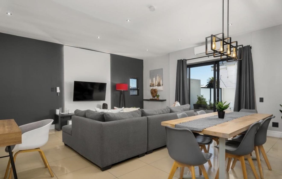 2 Bedroom Property for Sale in Sea Point Western Cape
